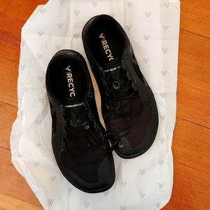 Vivobarefoot shoes size eur 40, black